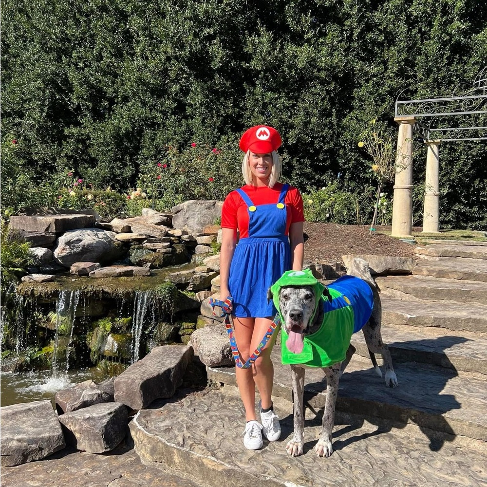 Women’s Mario size small costume worn once
